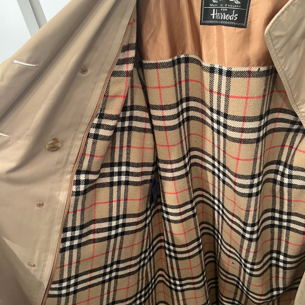 Vintage Burberry trenchcoat